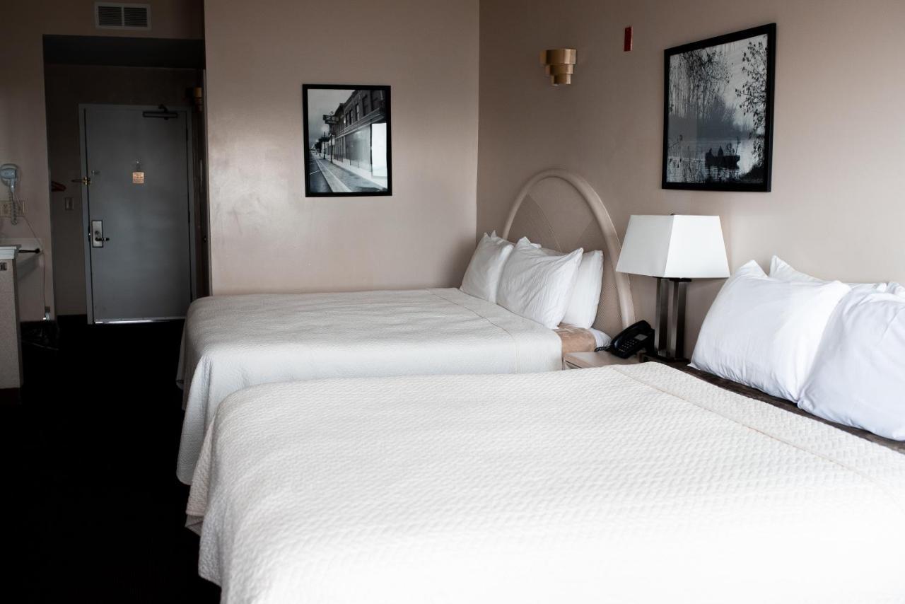 West Bank Inn Celina Esterno foto